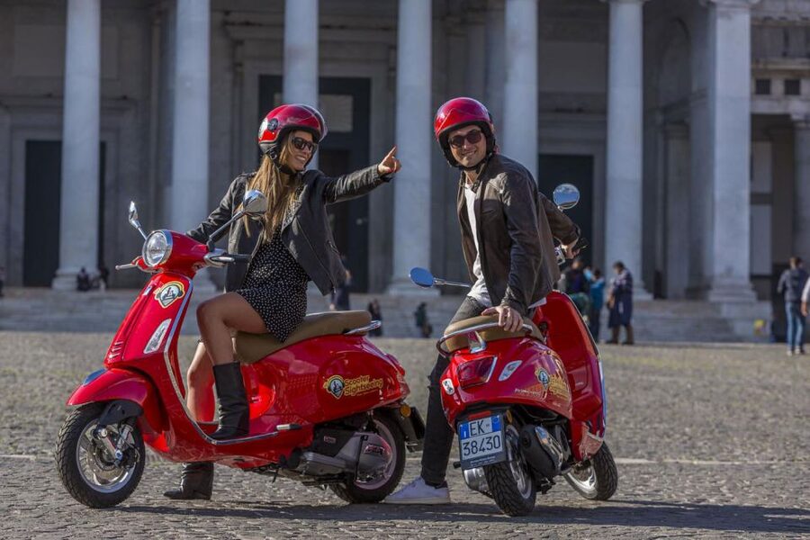 Amazing audioguided Vespa Tour of Naples - with driver - Returning along Via Caracciolo