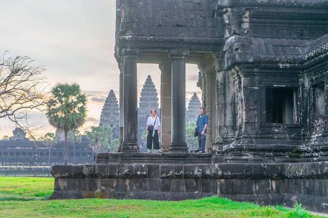 Angkor Adventure Vespa Tour / Tuk Tuk or Car - Starting at 8:00 a.m. in Siem Reap