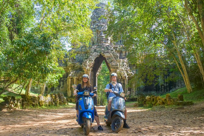 Angkor Sunrise Vespa Tour / Tuk Tuk or Car - 4:30 a.m. pickup and the ride toward Angkor Wat