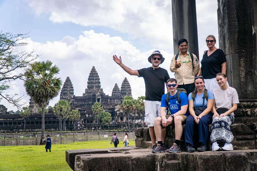 Angkor Wat: Guided Vespa Tour / Tuk Tuk or Car - Bayon: giant faces and a strong first lesson