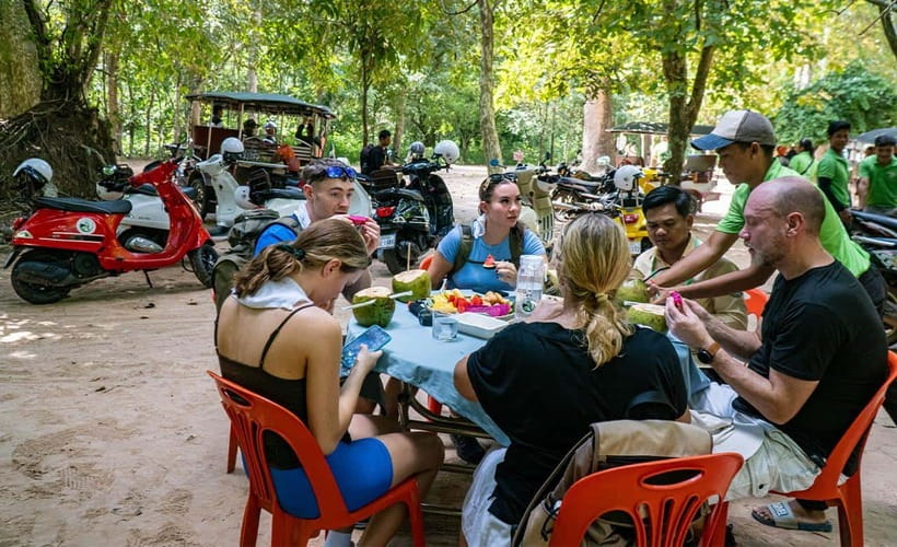 Angkor Wat: Guided Vespa Tour / Tuk Tuk or Car - Angkor Wat: the grand finish