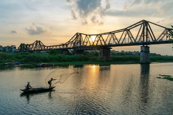 Bat Trang Ceramic Village Half-day Vespa Tour from Hanoi - Making a cup, bowl, or plate by hand