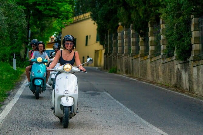 Chianti Vespa Tour with Lunch from Florence & E-car Option - The safety briefing is more important than the photo stop
