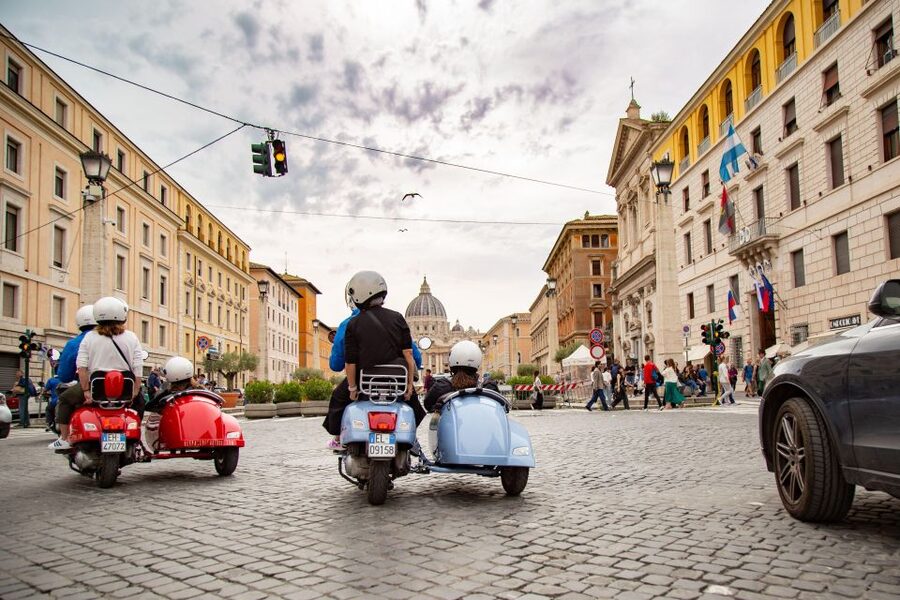 Evening Vespa Sidecar Tour with Gourmet Pizza Tasting - St. Peter’s and Gianicolo Hill