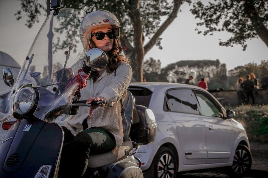 Exclusive Rome Vespa Tour with Professional Photographer - What the experience does especially well