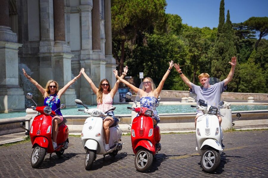 Explore city on Vespa with Professional Photographer - What the photographer adds to the experience