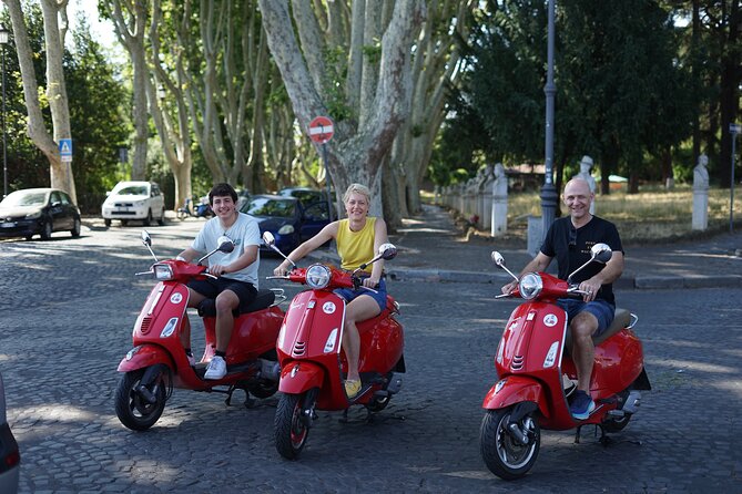Explore Rome by Vespa With Pick up and Drop Off - A fast, photo-friendly introduction to Rome