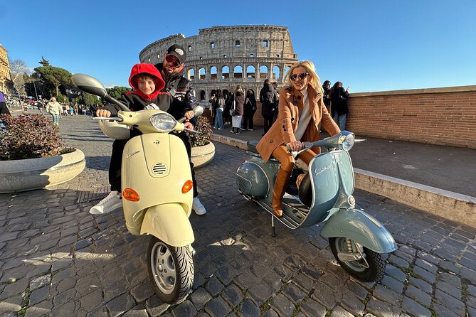 Exploring Rome on a Vintage Vespa Adventure Journey - Piazza Venezia and the Altar of the Fatherland