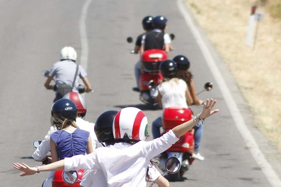 Florence/Badesse: Tuscany Group Vespa Tour with Wine Tasting - Key points before you book