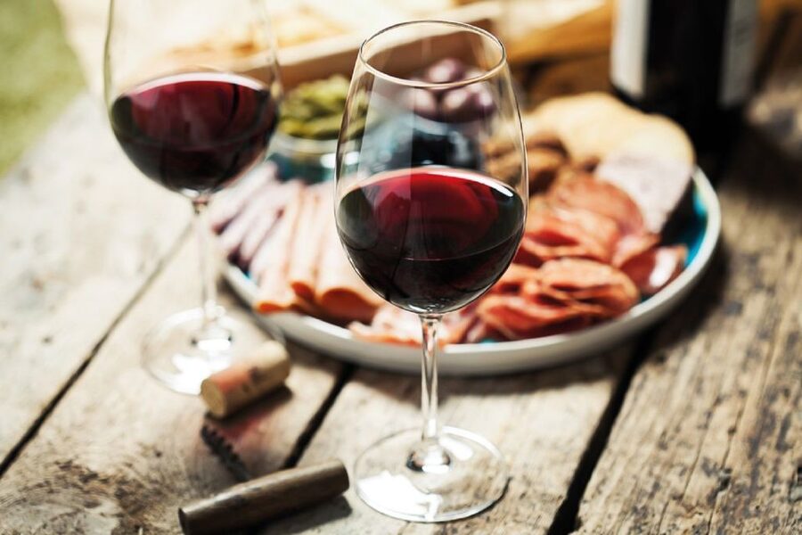 Florence/Badesse: Tuscany Group Vespa Tour with Wine Tasting - Castellina in Chianti: a useful pause