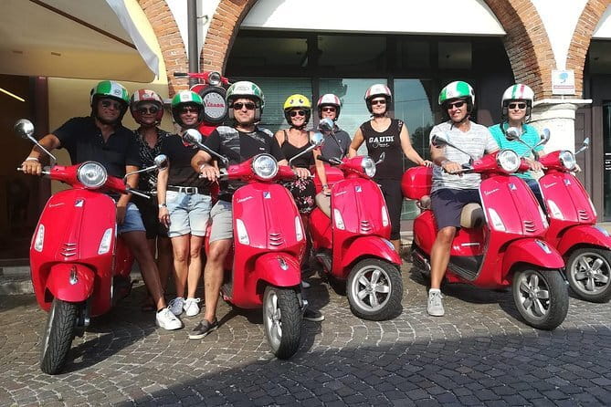 Florence Vespa Rental - Getting out of Florence takes patience
