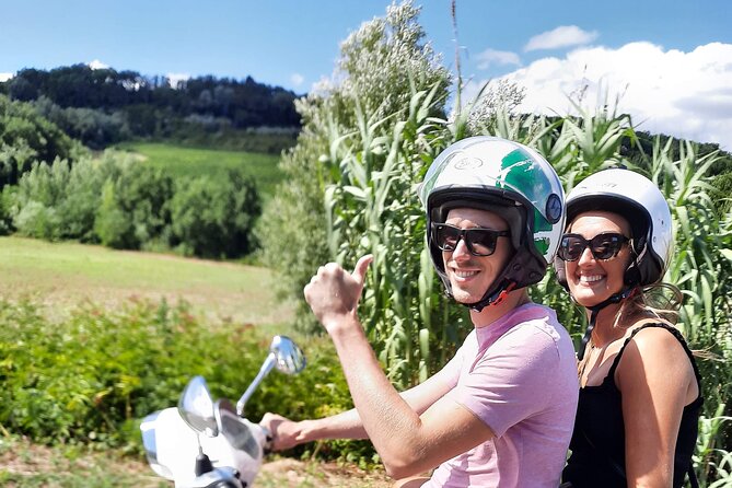 Florence Vespa Tour as a Passenger, max 6 people + Wine Window! - Meeting in central Florence