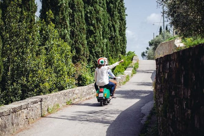 Florence Vespa Tour: Tuscan Hills and Italian Cuisine - From central Florence to the Vespa garage