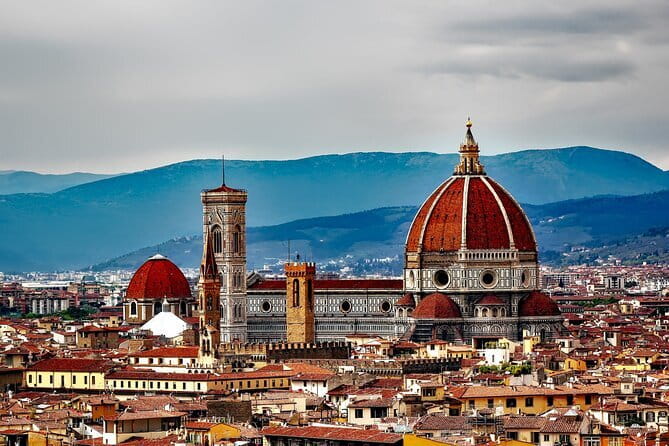 Florence Vespa Tour: Tuscan Hills and Italian Cuisine - What lunch includes at the country estate