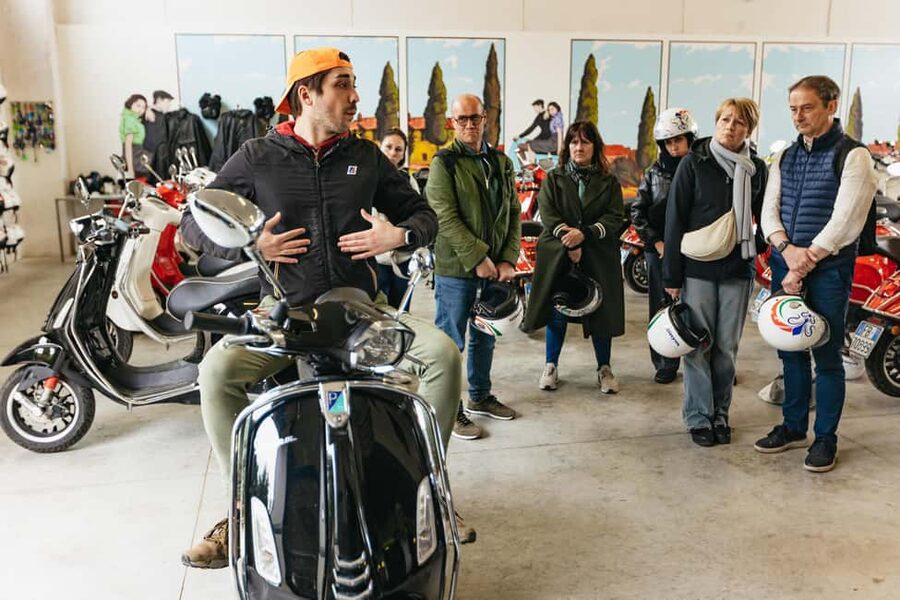 From Florence: Tuscan Countryside Vespa Tour with Tastings - Riding back into Florence