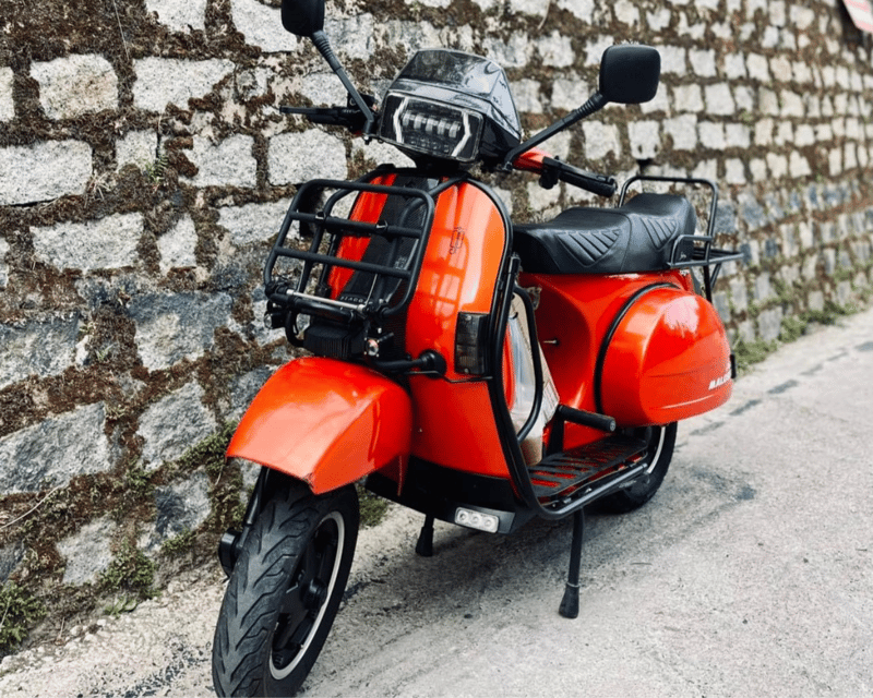 Hanoi: Food and Sightseeing Vespa Tour with 7 Tastings - Tasting Hanoi through noodles, herbs, and seafood