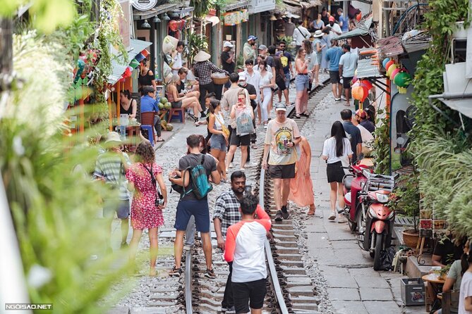 Hanoi Vespa After Dark Street food + Train Street+ Live Music - Ngu Xa Street and five or six local dishes
