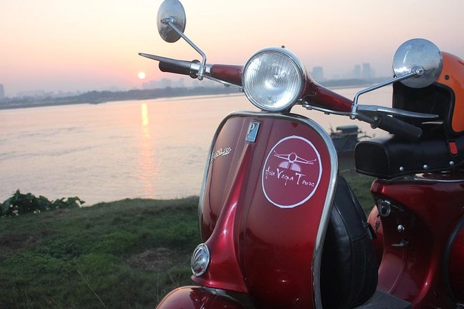 Hanoi Vespa Tours: Hanoi Vintage Vespa Tours Countryside - Lại Đà, the 200-year-old house, and the bonsai garden
