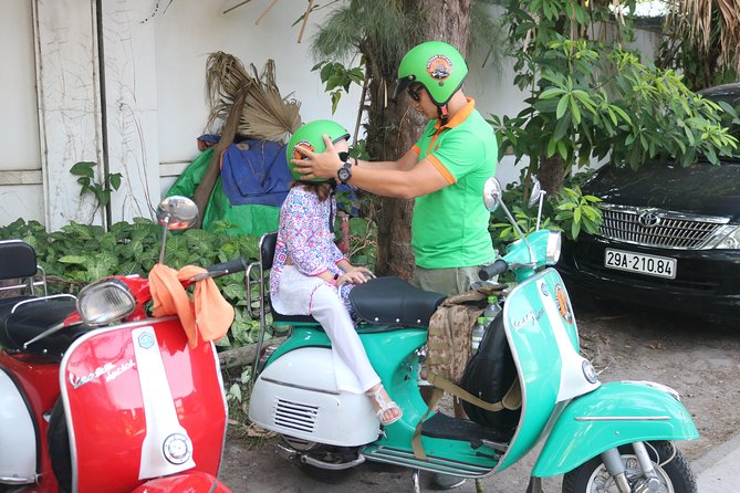 Ho Chi Minh Vespa City Tour 4,5 hours - Why a Vespa works so well in Ho Chi Minh City