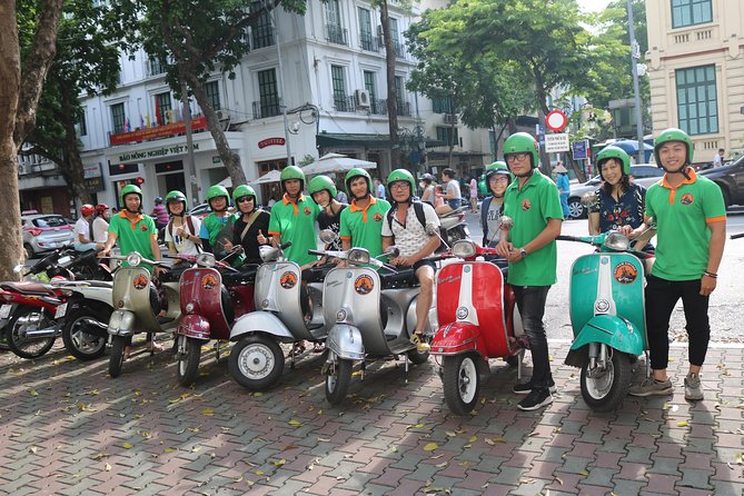 Ho Chi Minh Vespa City Tour 4,5 hours - Nguyen Thien Thuat apartment buildings and the alleys