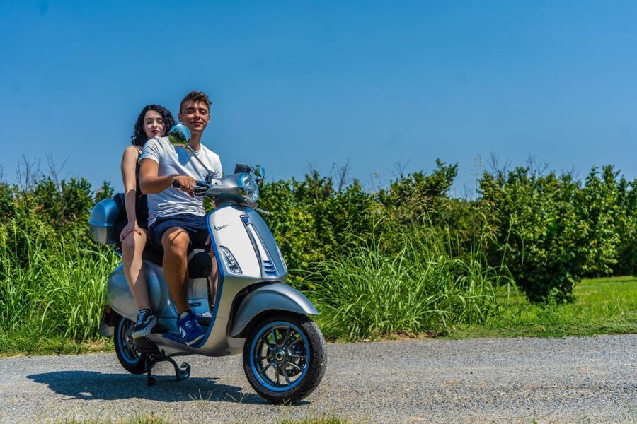LANGHE : Vespa Tour to the Wine Region of Barolo - Monforte d’Alba: a final hour among the hills