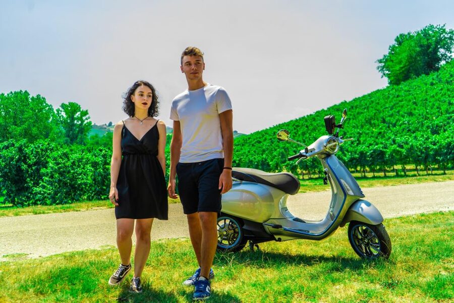 LANGHE: Vespa tour with a delicious Barolo wine tasting - Riding Through La Morra and the Vineyard Hills