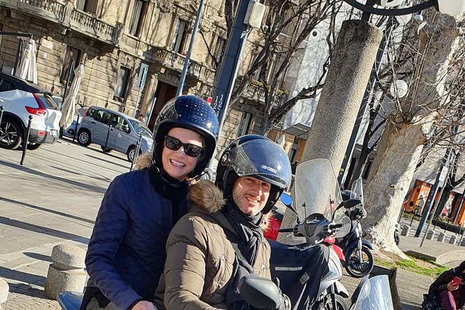 Milan Vespa Adventure: Private Tour for Couples and Friends - A Quick Photo Stop at Arco della Pace