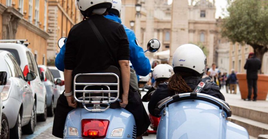 Morning Vespa Sidecar Tour with Cappuccino - Quirinale and the Trevi Fountain