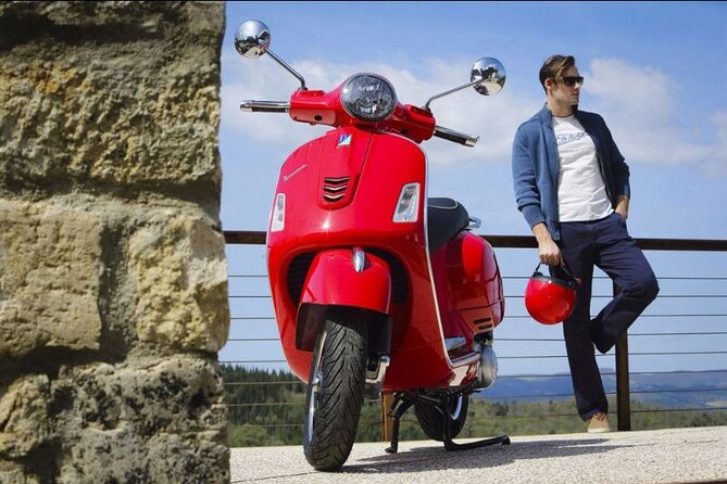Panoramic and Historical Vespa Tour Naples - Following Via Posillipo above the Gulf