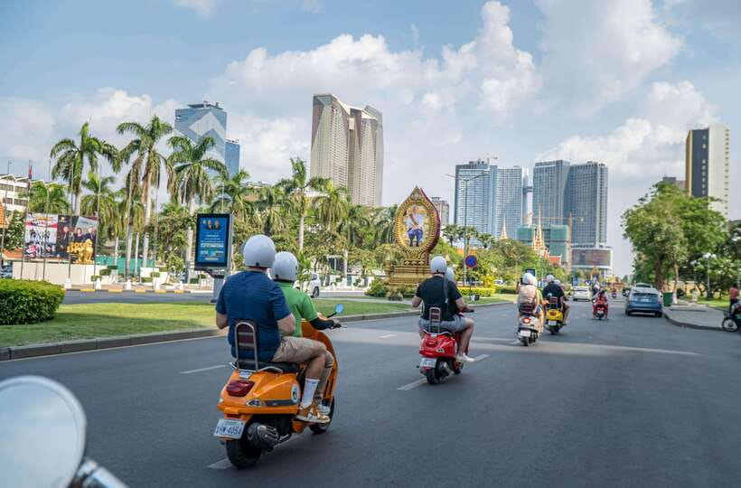 Phnom Penh: City & Silk Island Haft Day or Full Day Tour - The afternoon ferry to Koh Oknha Tei