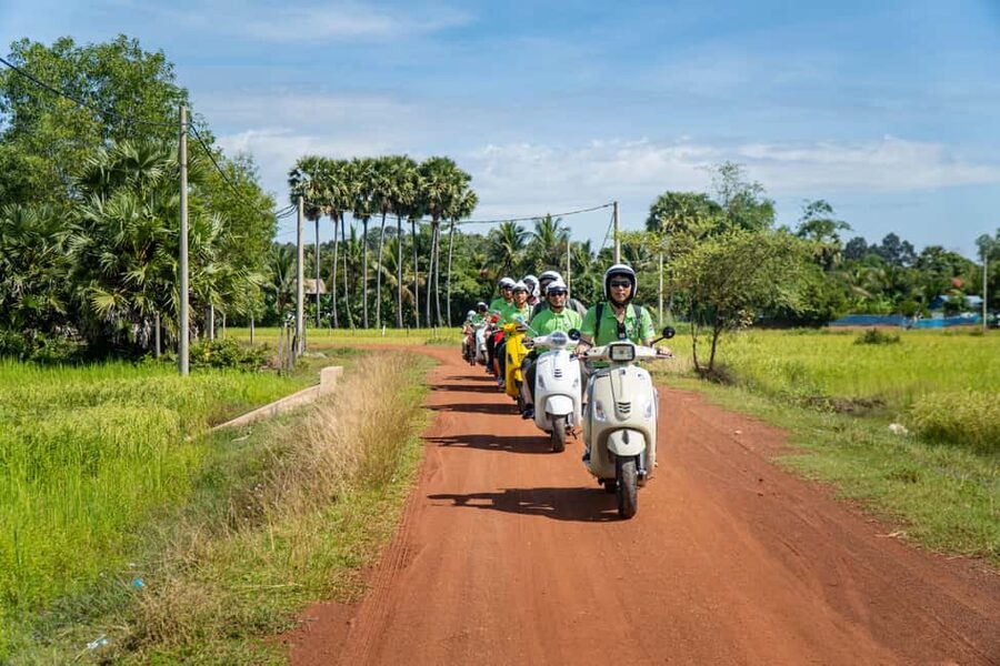 Phnom Penh Evening Food Tour -On Promotion Price limit Offer - Bassac Lane is the relaxed finish
