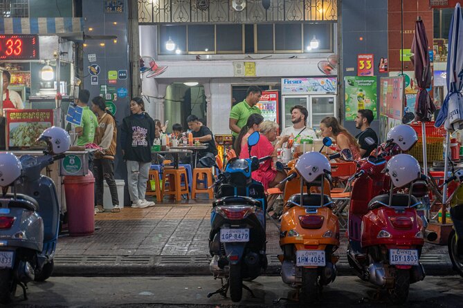 Phnom Penh Evening Foodie Vespa Tour / Tuk Tuk Available - Why an evening food tour works well in Phnom Penh