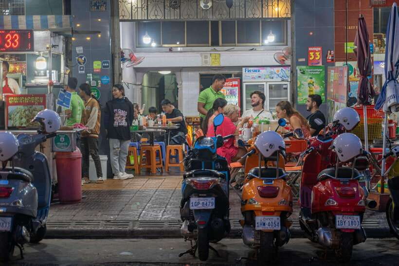 Phnom Penh Night Foodie Vespa Tour / Tuk Tuk Available - Six things to know before you book