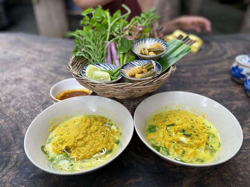 Phnom Penh Night Foodie Vespa Tour / Tuk Tuk Available - Ending at Bassac Lane with beer and pool