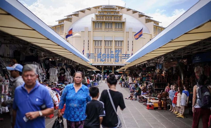 Phnom Penh: Walking Tour, Food Tour & Sunset Cruise - The guide can shape the whole experience