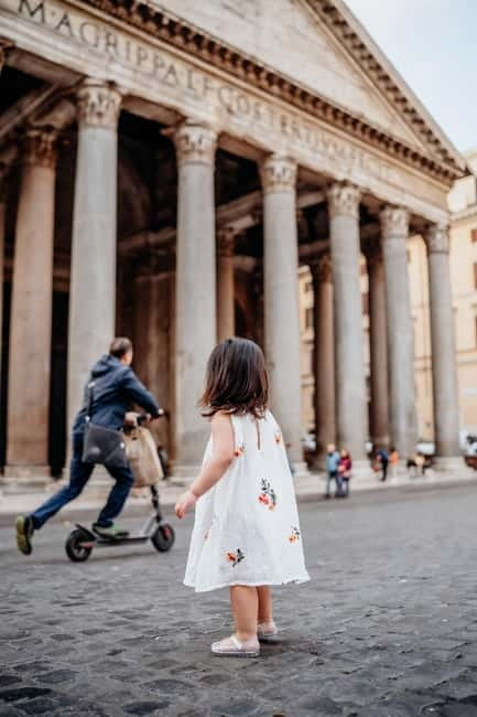 Photo Shoot in Rome with Vespa And Vintage Fiat 500 Options - Piazza Venezia and the city’s grand crossroads