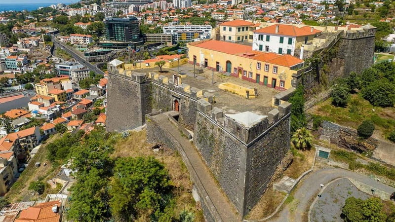 Private Vespa Tour Funchal & Câmara Lobos (3hrs) - Why a Vespa works so well in Funchal