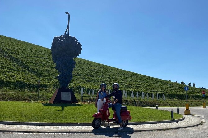 Rent a vintage Vespa for a whole day in Alba - Food breaks are your responsibility