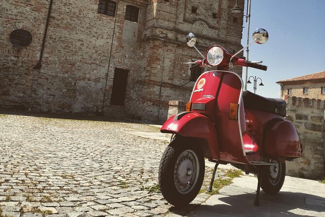 Rent a vintage Vespa for a whole day in Alba - Who should book this Vespa day?