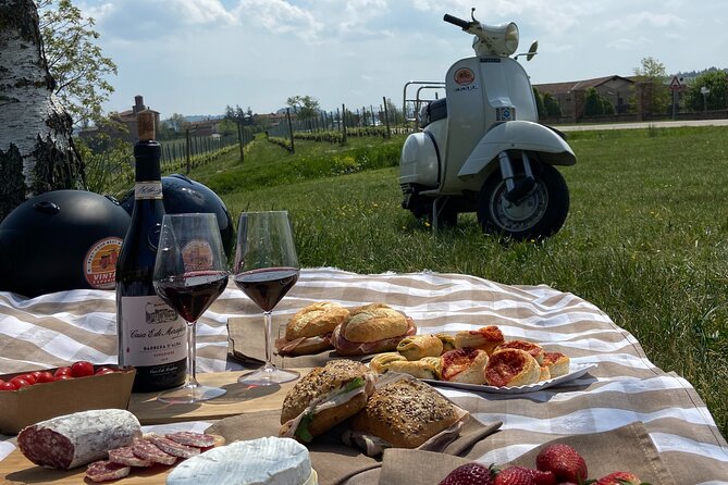 Rent a vintage Vespa for a whole day in Alba - A vintage Vespa gives the Langhe a slower rhythm