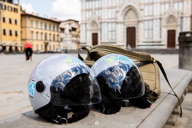 Rent your Electric Vespa 45 in Florence for 8 hours - Using the E-Dway app for a self-guided route