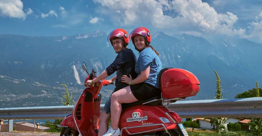 Riva del Garda: Lake Garda self-guided Vespa tour - Lunch at a small family restaurant