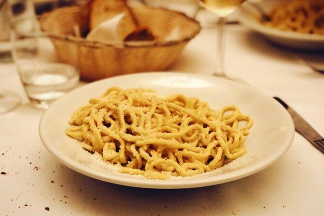 Roma Vespa Tour & Traditional Roman Food and Extras - Trastevere by Vespa: atmosphere between the landmarks