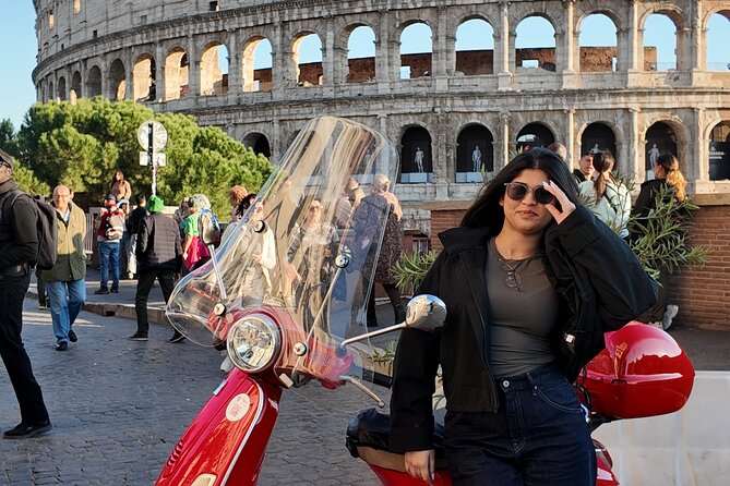 Roma Vespa Tour & Traditional Roman Food and Extras - Passing Rome’s central sights and fountain areas