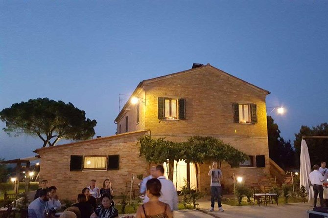 Romantic Vespa Tour and Wine Tasting - Why a Vespa makes Tuscany feel different