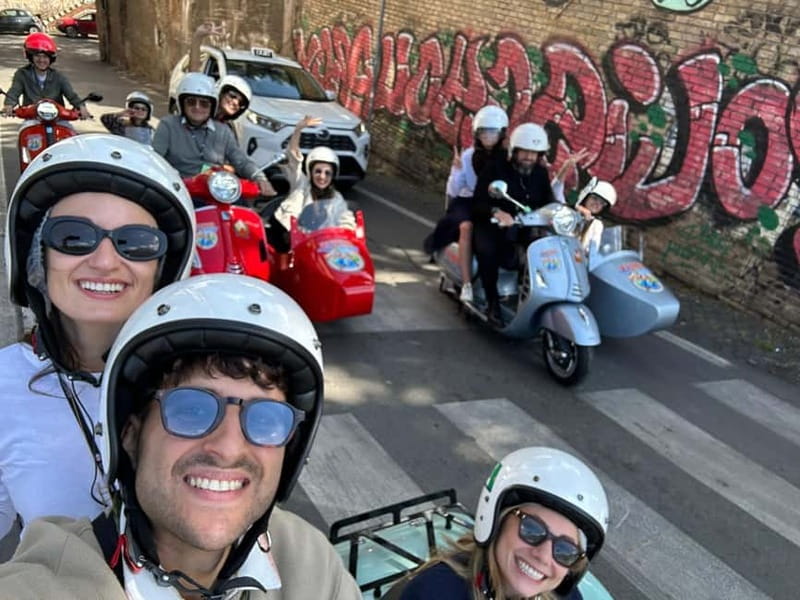 Rome 1.5 hours Private tour in Vespa Sidecar vintage style - Gelato and live commentary