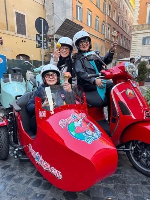 Rome 1.5 hours Private tour in Vespa Sidecar vintage style - Theatre of Marcellus and the Altar of the Fatherland