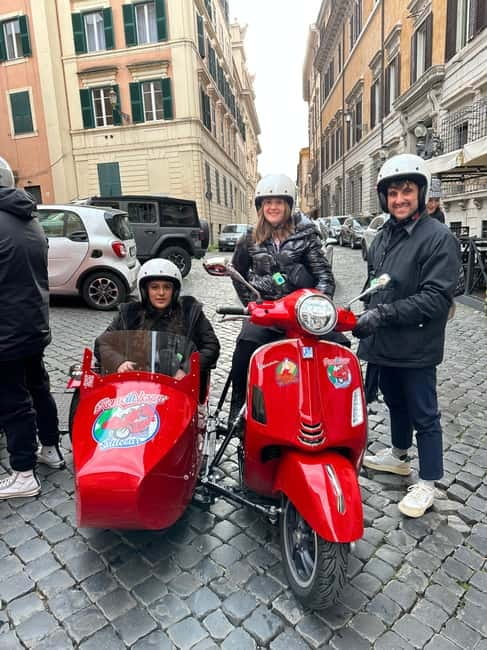 Rome 1.5 hours Private tour in Vespa Sidecar vintage style - The Colosseum, Circus Maximus, and ancient Rome
