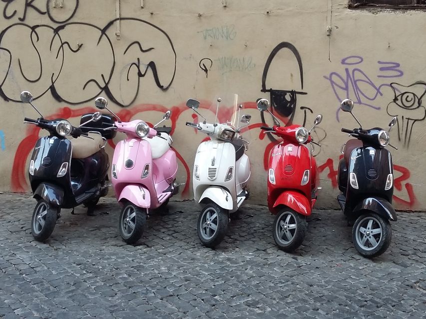 Rome by night on Vespa - The Colosseum and Ancient Rome at Night