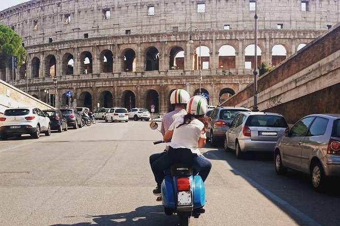 Rome by Vespa: Classic Rome Tour with Pick up - From your hotel to Piazza Venezia and the Colosseum